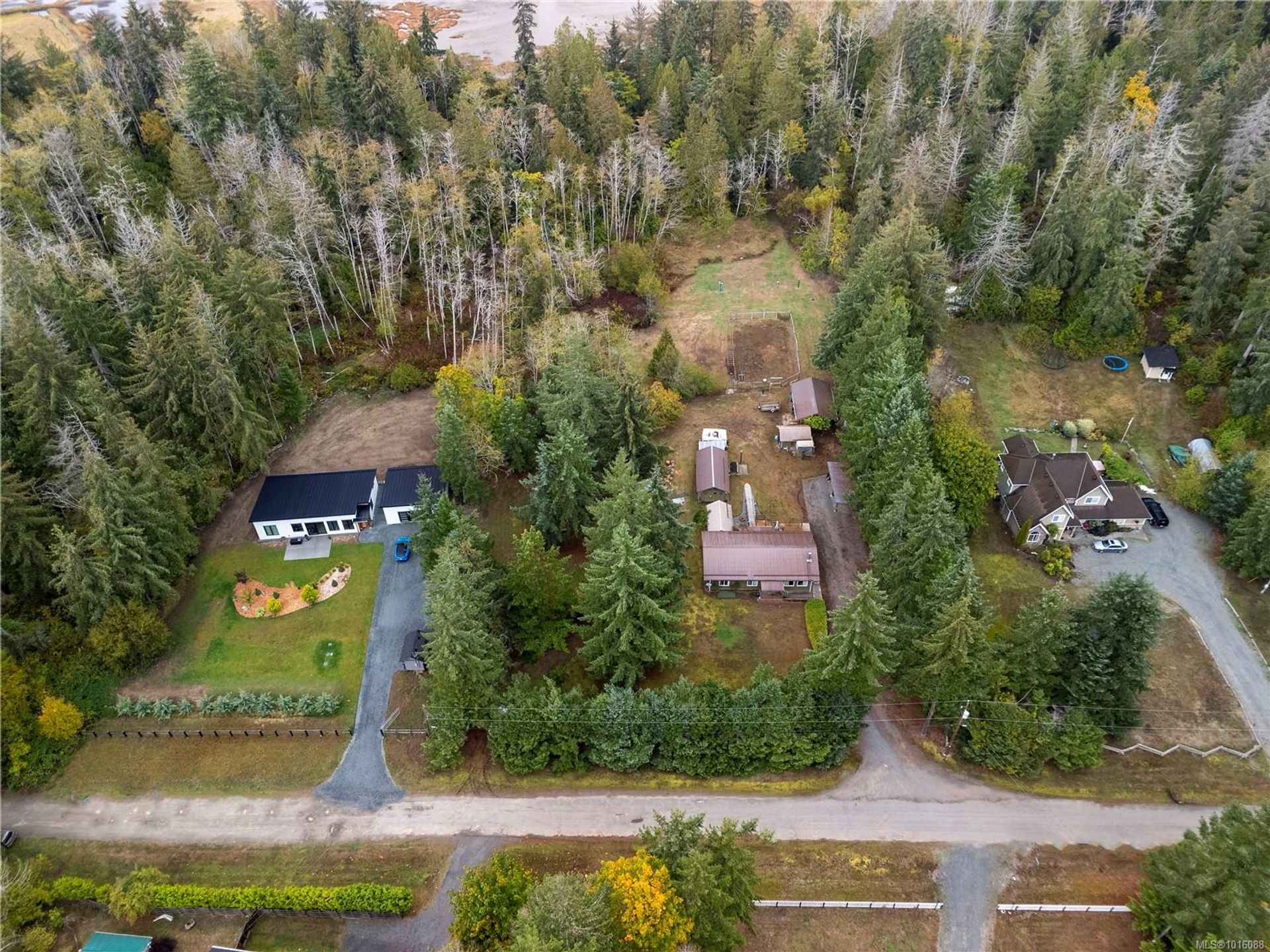 372-bates-union-bayfanny-bay-comox-valley-32 at 372 Bates Drive, Union Bay/Fanny Bay, Comox Valley 372-bates-union-bayfanny-bay-comox-valley-32 at 372 Bates Drive, Union Bay/Fanny Bay, Comox Valley