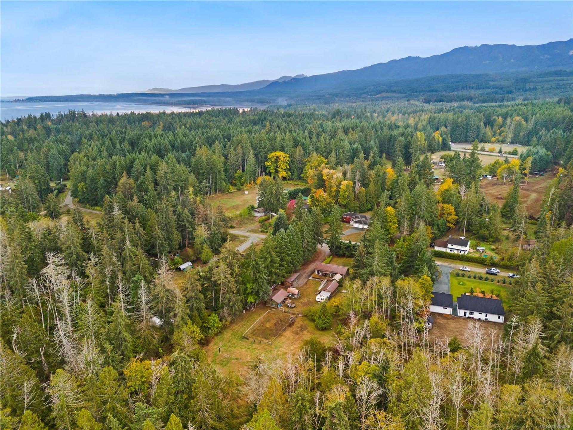 372-bates-union-bayfanny-bay-comox-valley-35 at 372 Bates Drive, Union Bay/Fanny Bay, Comox Valley 372-bates-union-bayfanny-bay-comox-valley-35 at 372 Bates Drive, Union Bay/Fanny Bay, Comox Valley