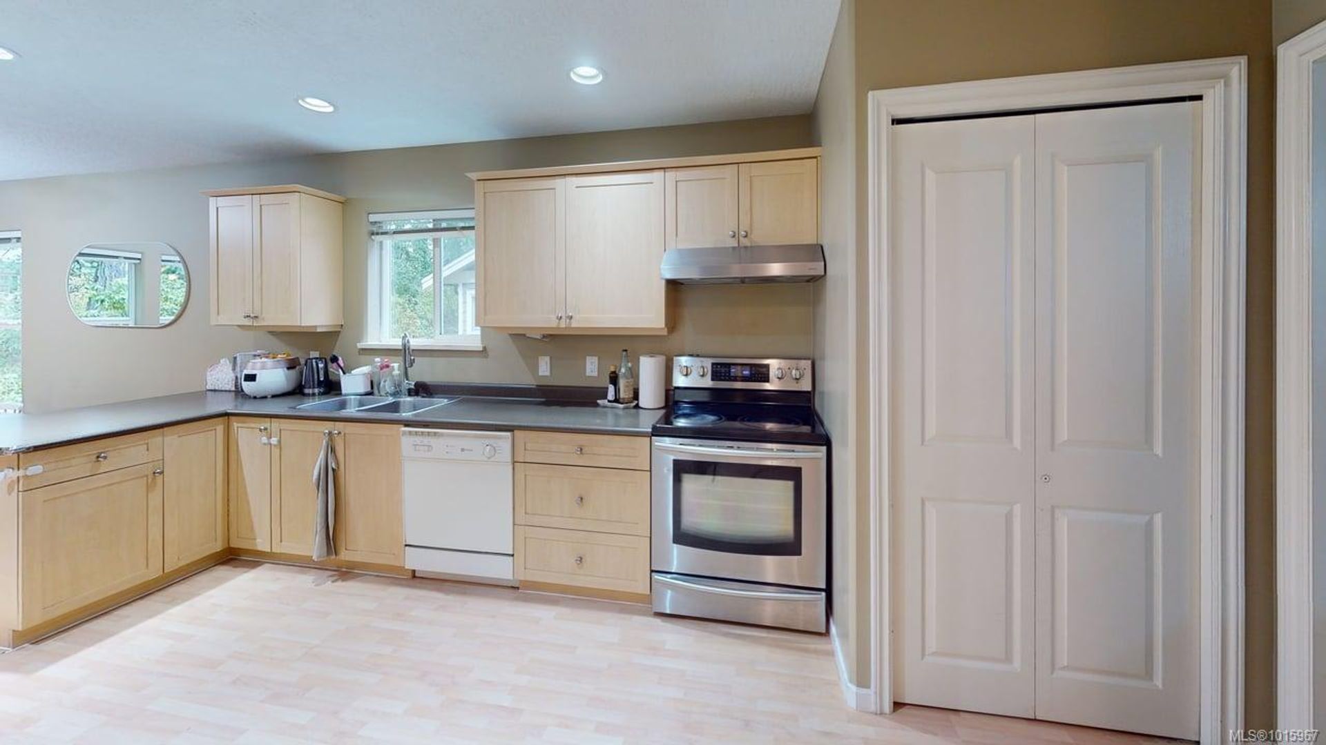 95-talcott-hospital-view-royal-06 at 10 - 95 Talcott Road, Hospital, View Royal