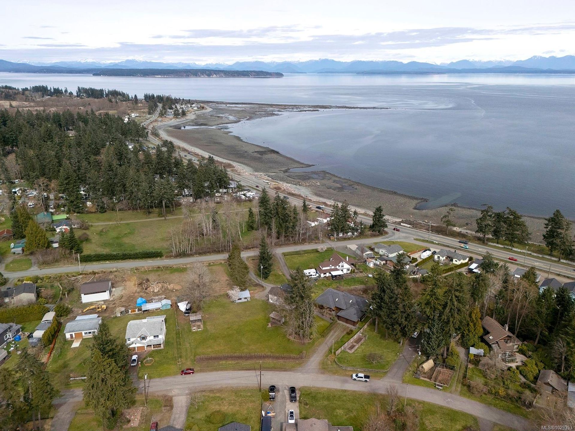 3882-wavecrest-campbell-river-south-campbell-river-31 at 3882 Wavecrest Road, Campbell River South, Campbell River