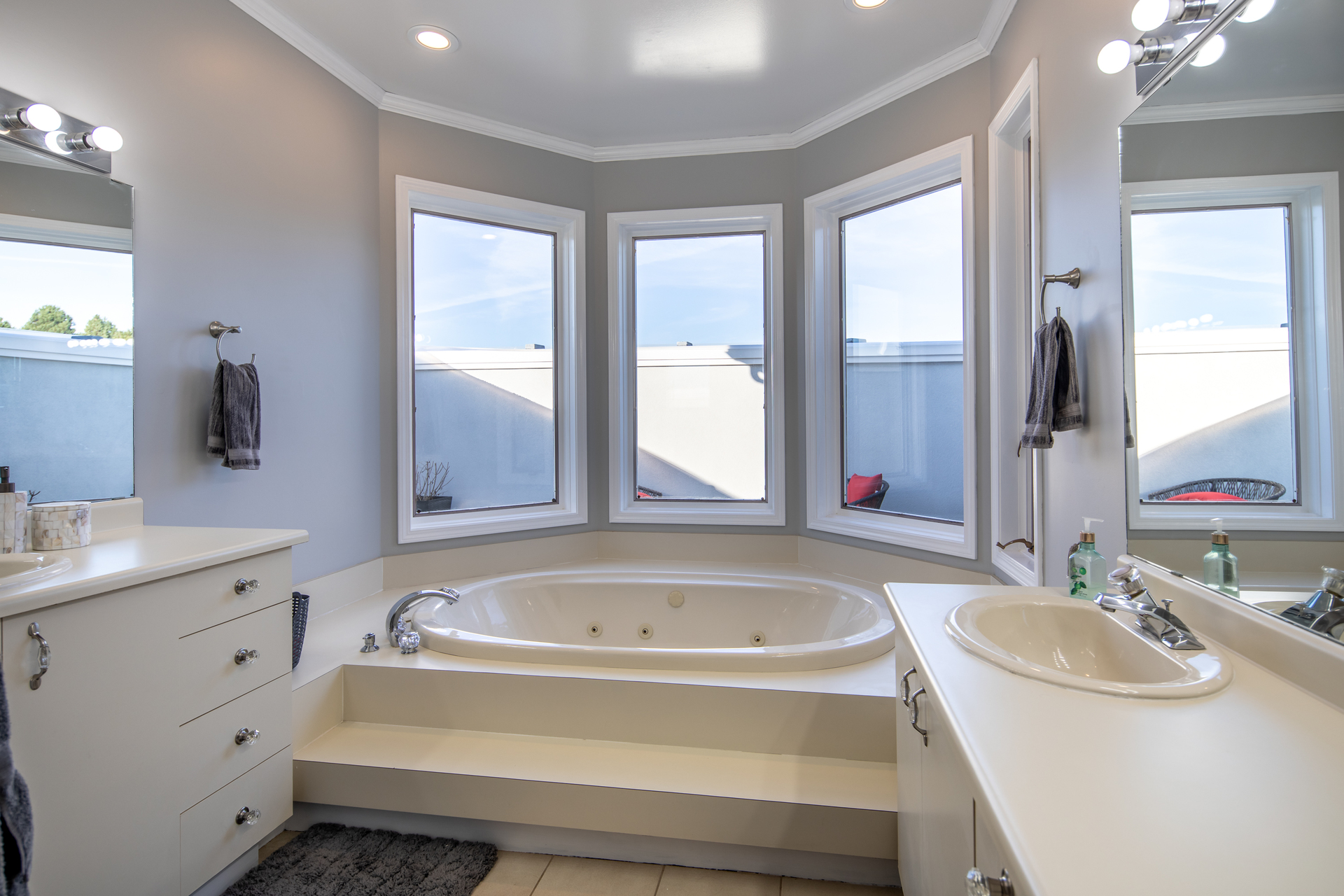 Master Bath at 1950 Highfield Road, Central Saanich, Victoria Bc