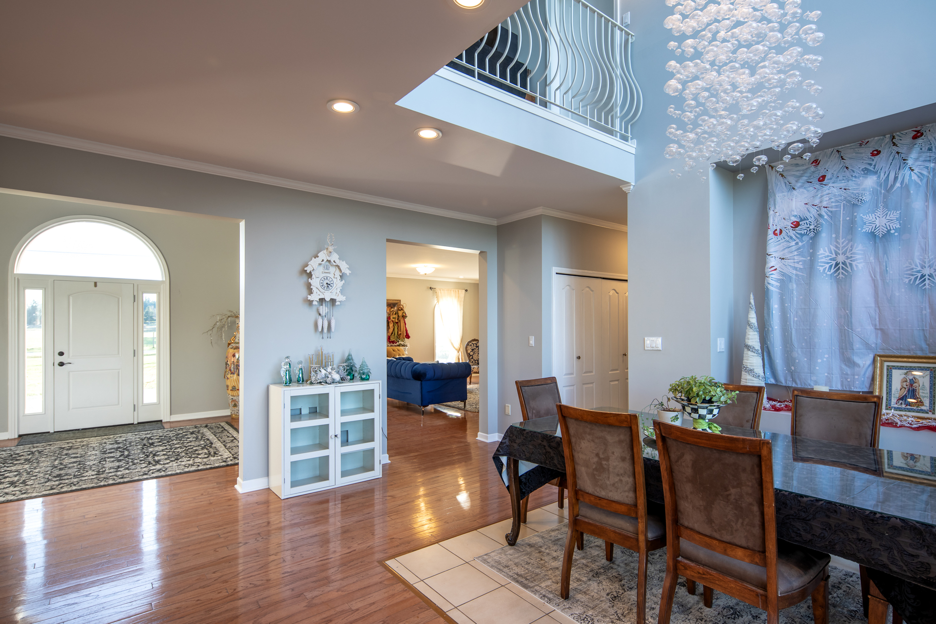 Formal Dining at 1950 Highfield Road, Central Saanich, Victoria Bc