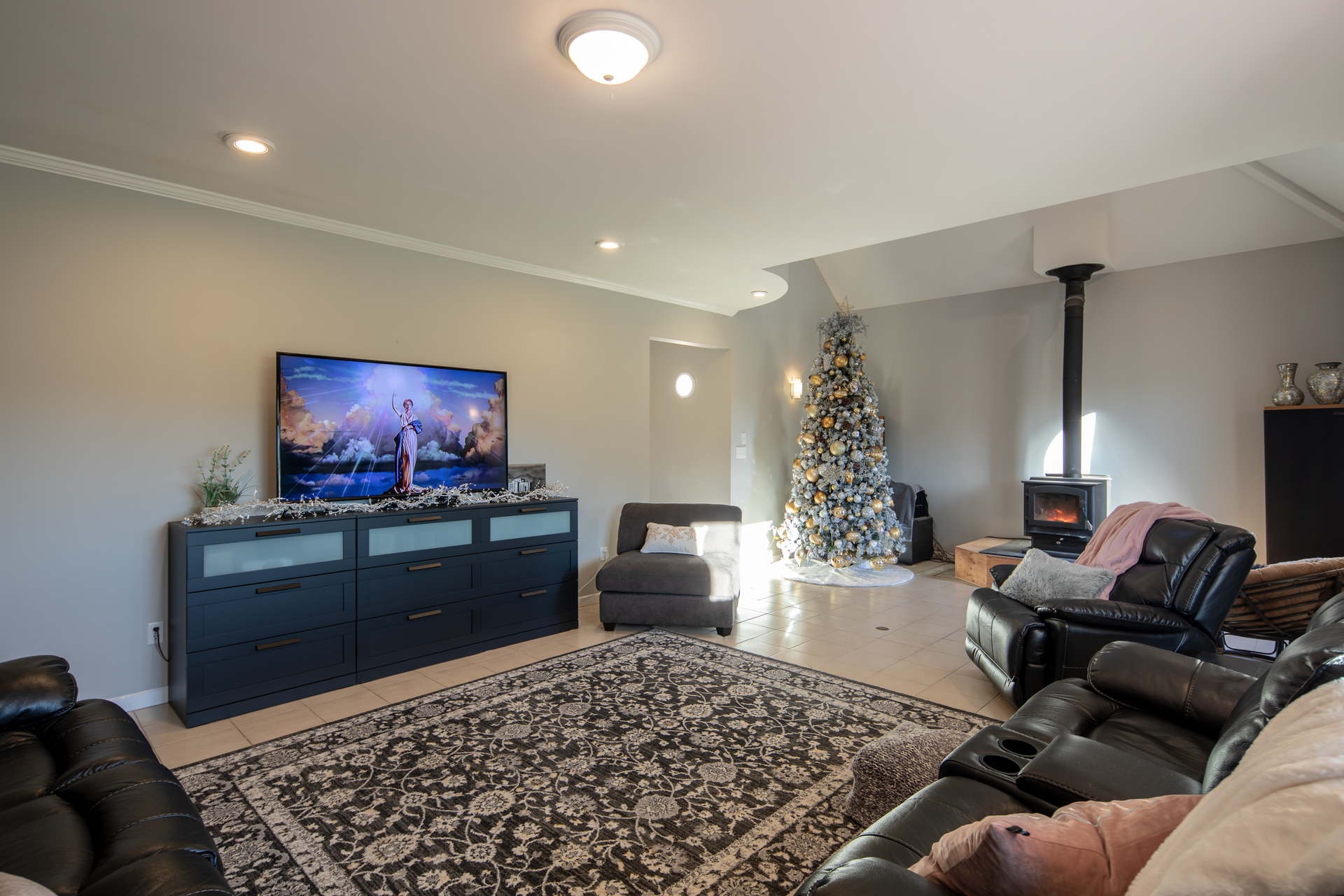 Living Area at 1950 Highfield Road, Central Saanich, Victoria Bc