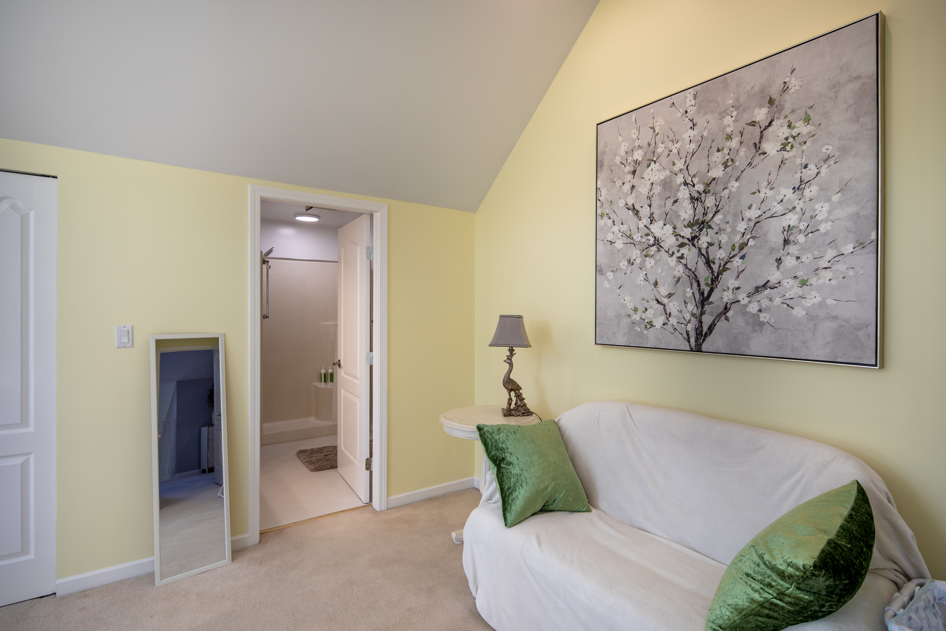 Guest Room at 1950 Highfield Road, Central Saanich, Victoria Bc