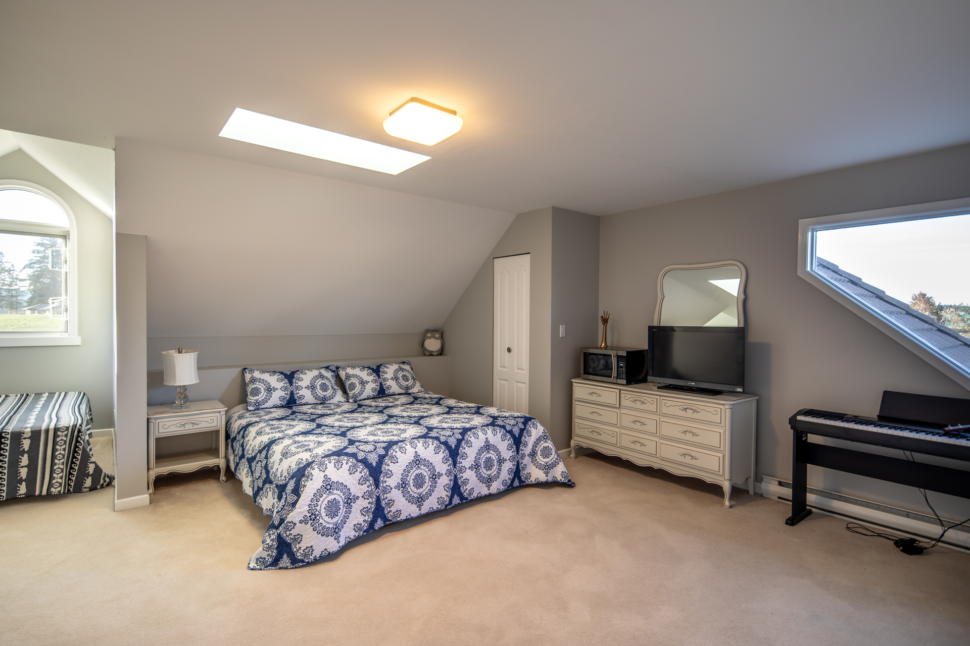 Guest Room at 1950 Highfield Road, Central Saanich, Victoria Bc