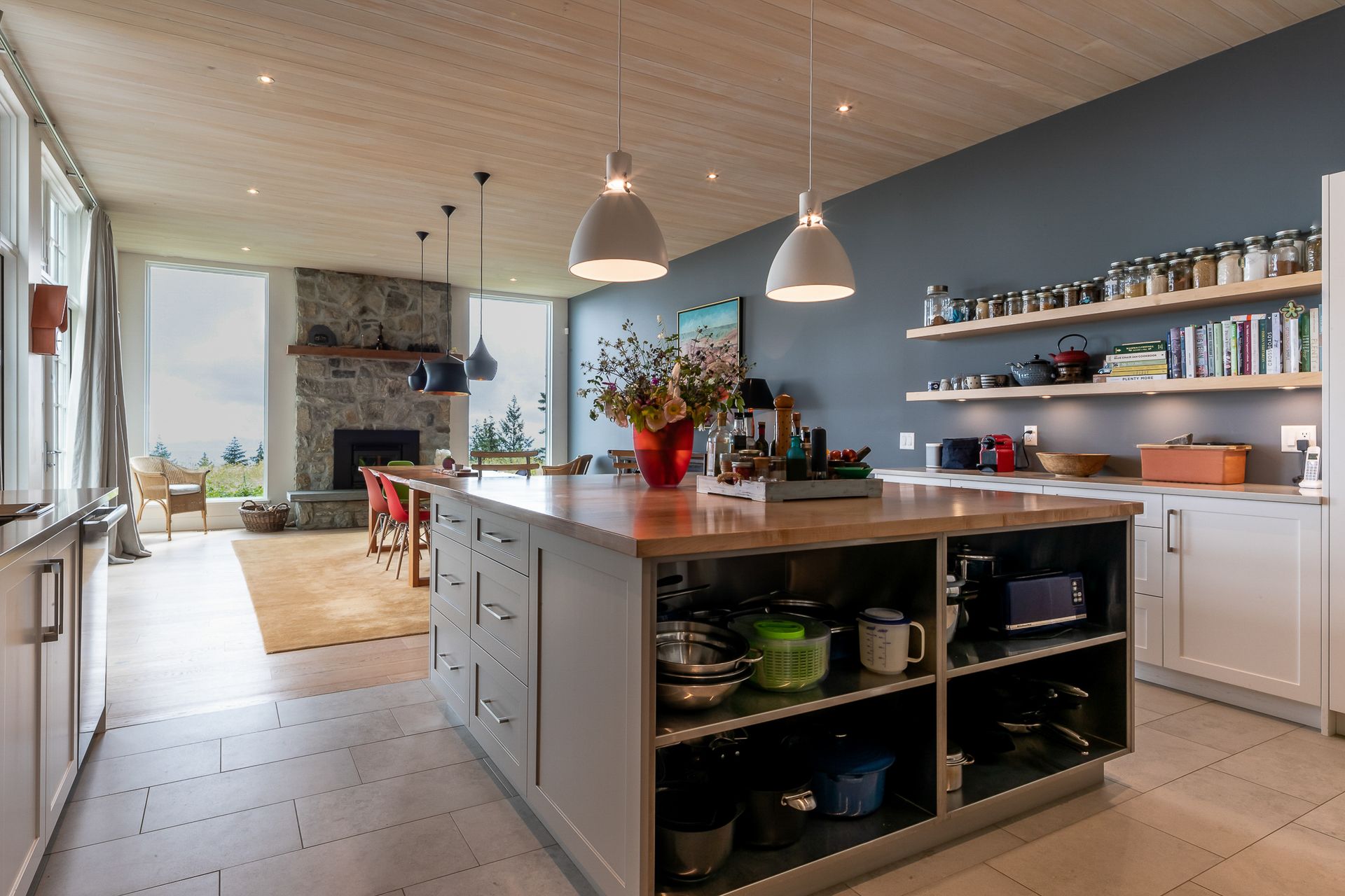 Large central island at 377 Seymour Heights, Salt Spring, Gulf Islands