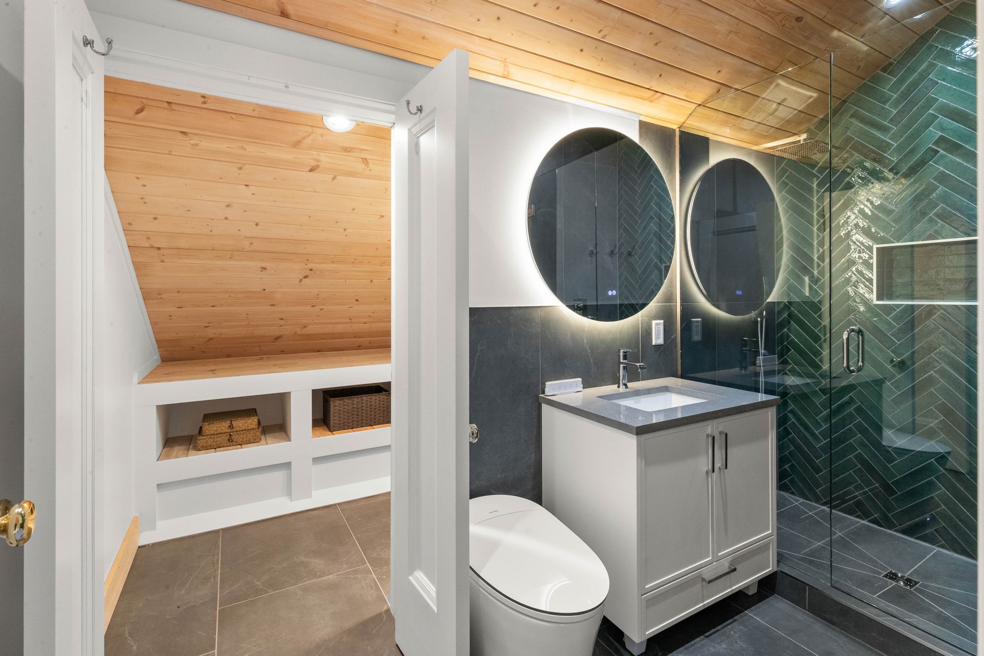  at 1713 Falcon Heights Road, Victoria