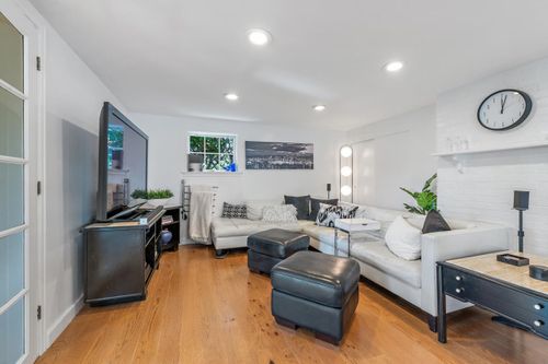 262682847-20 at 420 Brand Street, Upper Lonsdale, North Vancouver 262682847-20 at 420 Brand Street, Upper Lonsdale, North Vancouver