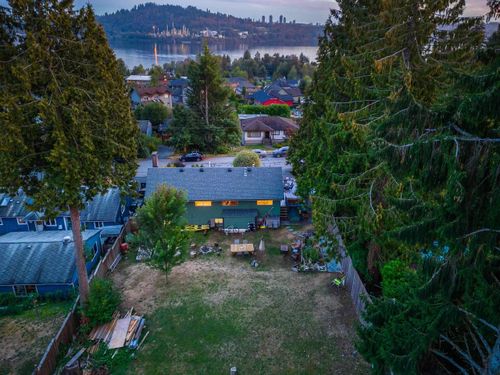 929-hartford-place-windsor-park-nv-north-vancouver-25 at 929 Hartford Place, Windsor Park NV, North Vancouver 929-hartford-place-windsor-park-nv-north-vancouver-25 at 929 Hartford Place, Windsor Park NV, North Vancouver