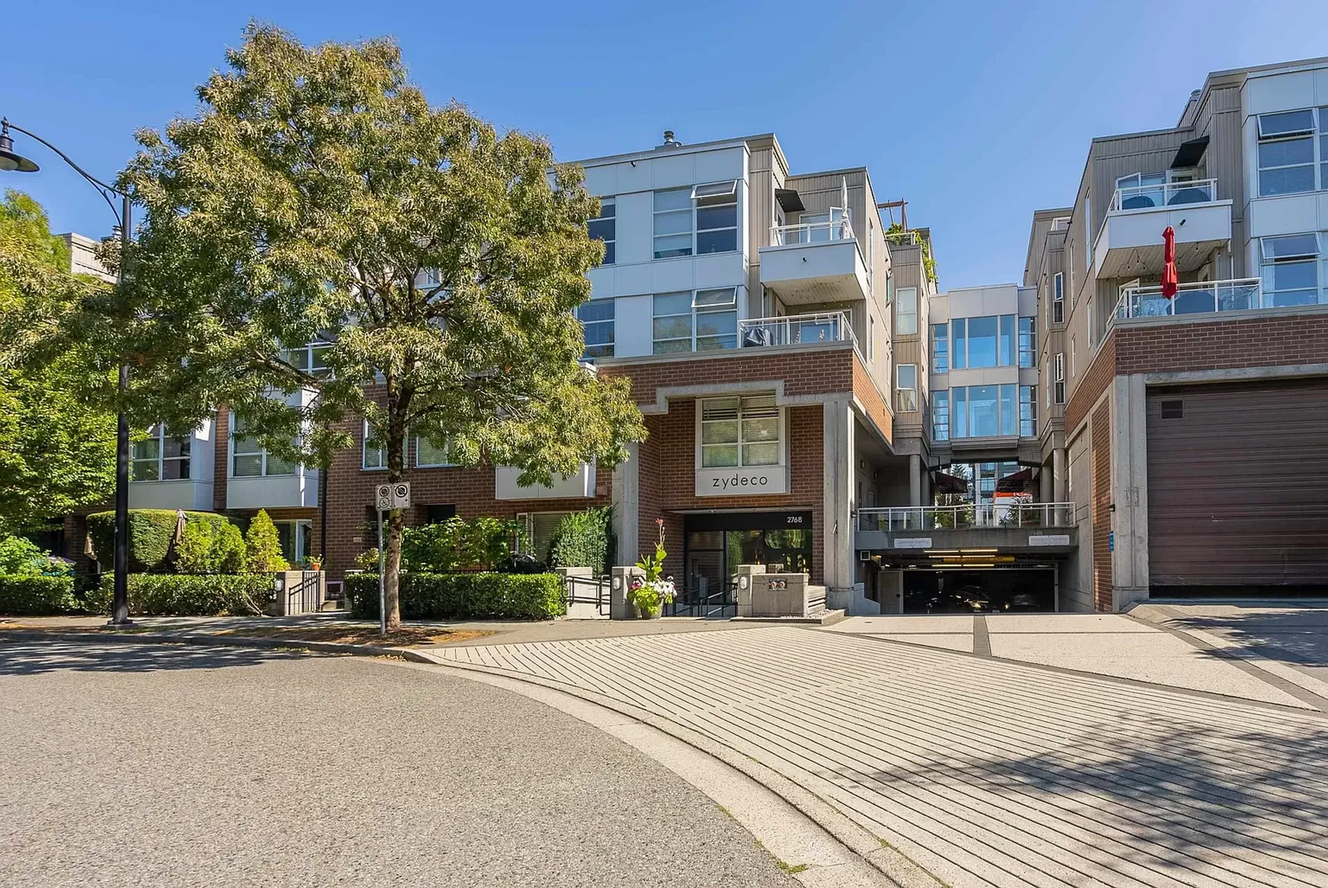 2771 Arbutus Street, Kitsilano, Vancouver West  by Mackenzie Olson Personal Real Estate Corporation 2771 Arbutus Street, Kitsilano, Vancouver West