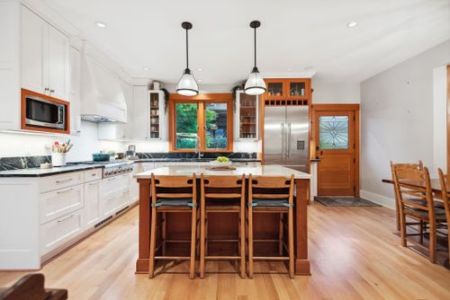 346-e-5th-street-lower-lonsdale-north-vancouver-04 at 346 E 5th Street, Lower Lonsdale, North Vancouver