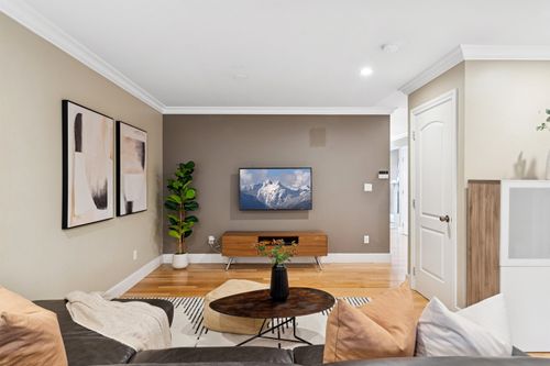 353-e-5th-street-lower-lonsdale-north-vancouver-05 at 353 E 5th Street, Lower Lonsdale, North Vancouver