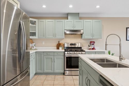 353-e-5th-street-lower-lonsdale-north-vancouver-08 at 353 E 5th Street, Lower Lonsdale, North Vancouver