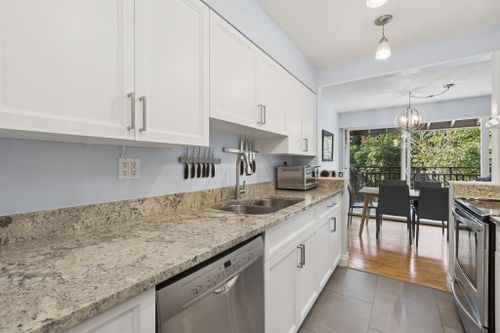 555-w-28th-street-upper-lonsdale-north-vancouver-08 at 214 - 555 W 28th Street, Upper Lonsdale, North Vancouver