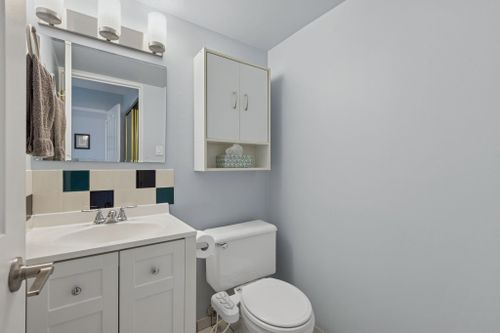 555-w-28th-street-upper-lonsdale-north-vancouver-19 at 214 - 555 W 28th Street, Upper Lonsdale, North Vancouver