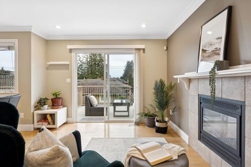 353-e-5th-street-lower-lonsdale-north-vancouver-07 at 353 E 5th Street, Lower Lonsdale, North Vancouver