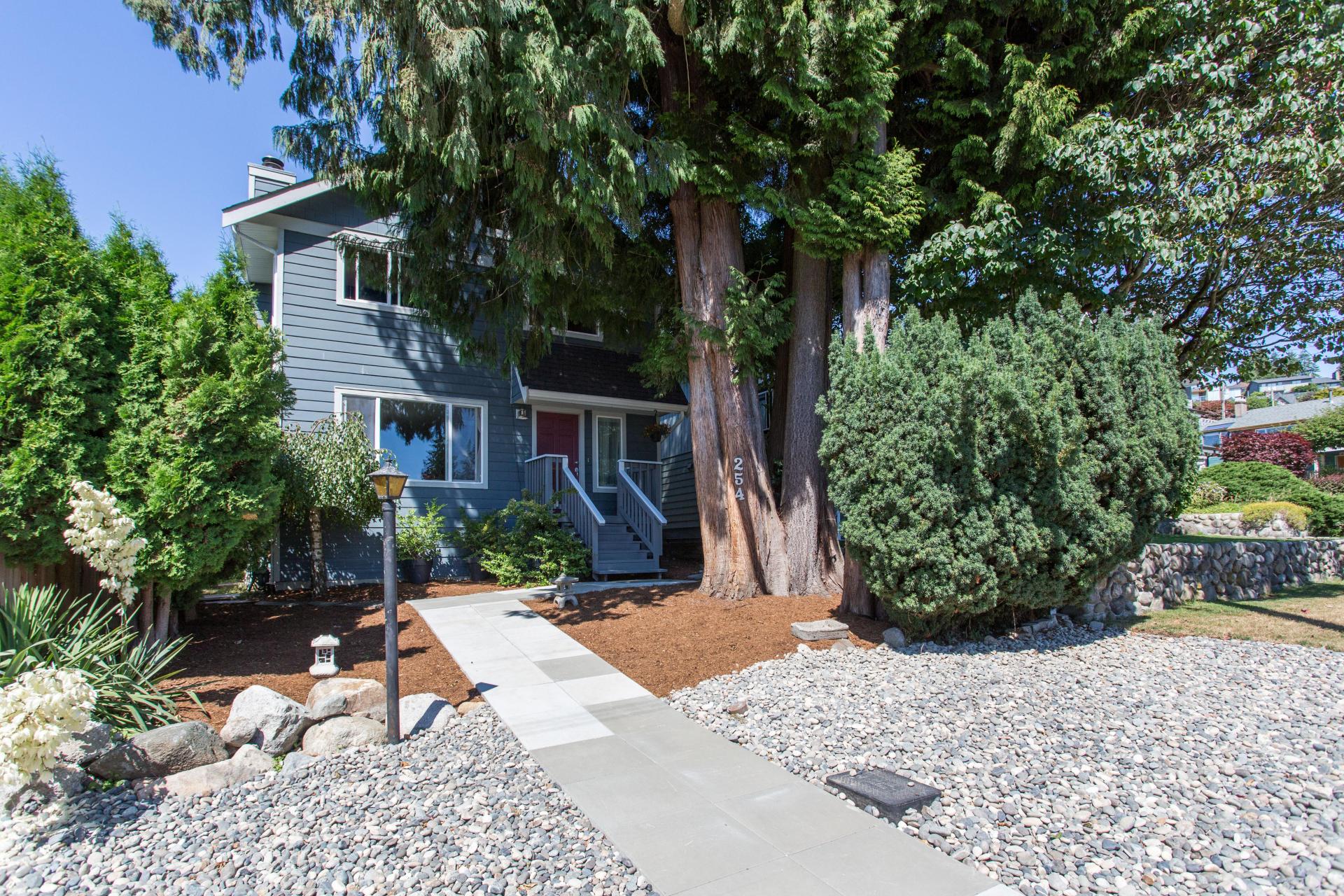 254 E 27th Street, Upper Lonsdale, North Vancouver 254 E 27th Street, Upper Lonsdale, North Vancouver