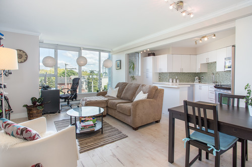 high-5 at 304 - 288 E 8th Avenue, Mount Pleasant VE, Vancouver East