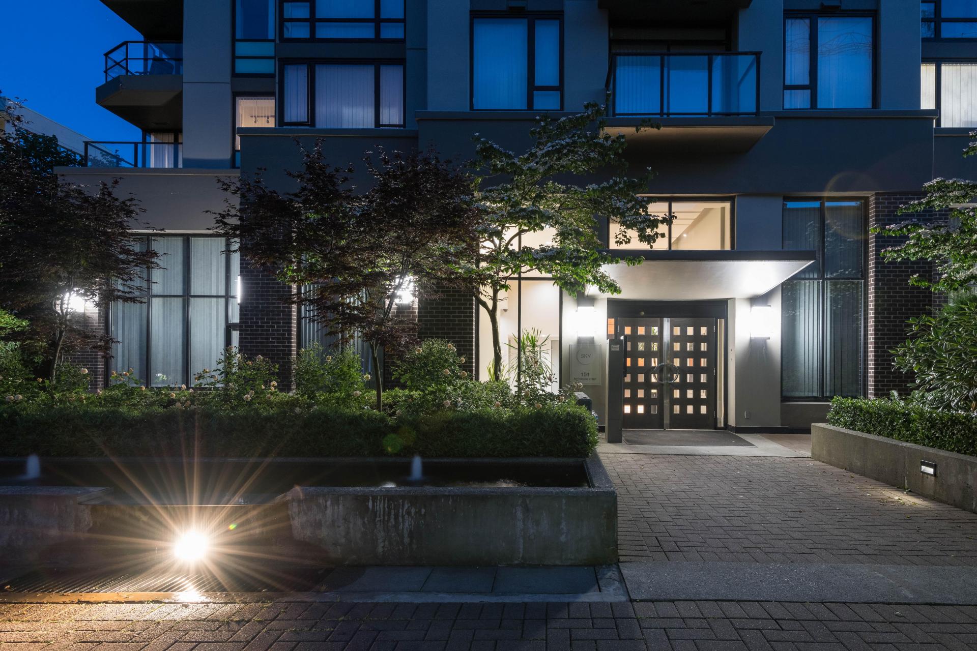 808 - 151 W 2nd Street, Lower Lonsdale, North Vancouver 808 - 151 W 2nd Street, Lower Lonsdale, North Vancouver