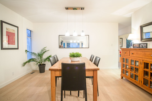 high-5 at 829 Nicolum Court, Roche Point, North Vancouver high-5 at 829 Nicolum Court, Roche Point, North Vancouver