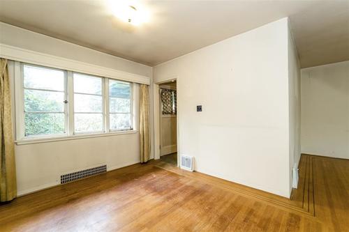 262281757-7 at 1131 West 21st Street, Pemberton Heights, North Vancouver