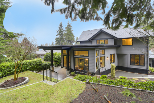 25_a at 4664 Highland Boulevard, Canyon Heights NV, North Vancouver