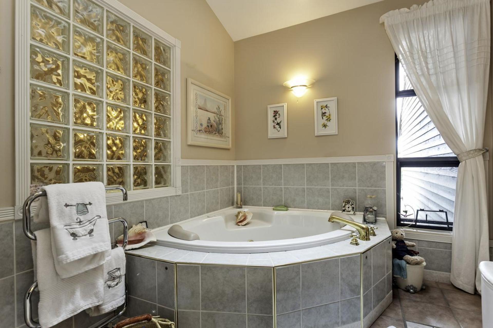 18 at 5719 Owl Court, Grouse Woods, North Vancouver