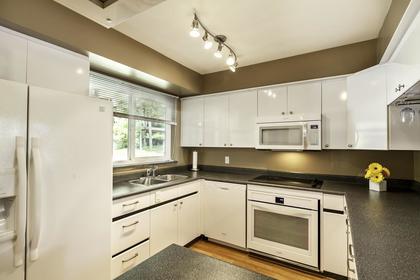 09 at 571 Ioco Road, North Shore Pt Moody, Port Moody