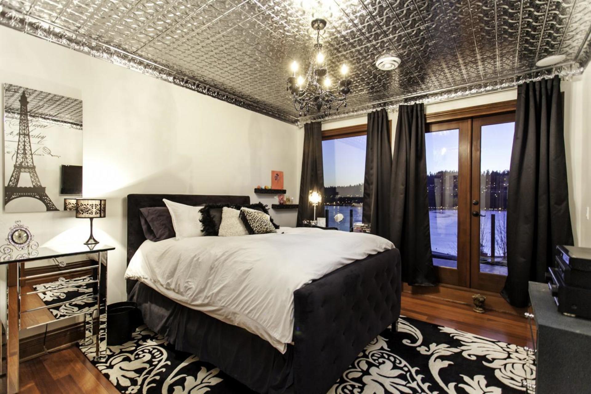 25 at 1060 Ioco Road, Barber Street, Port Moody