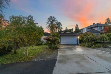 532-san-remo-drive-north-shore-pt-moody-port-moody-02 at 532 San Remo Drive, North Shore Pt Moody, Port Moody