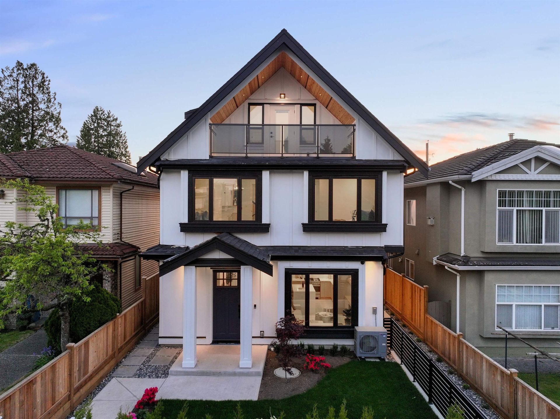 1 - 1259 Renfrew Street, Renfrew VE, Vancouver East photo number 0