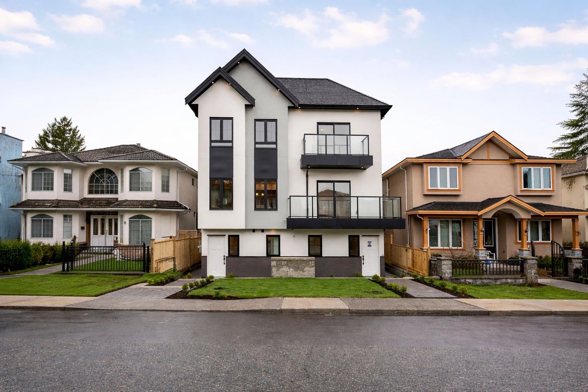 3 - 7353 12th Avenue, Edmonds BE, Burnaby East photo number 0