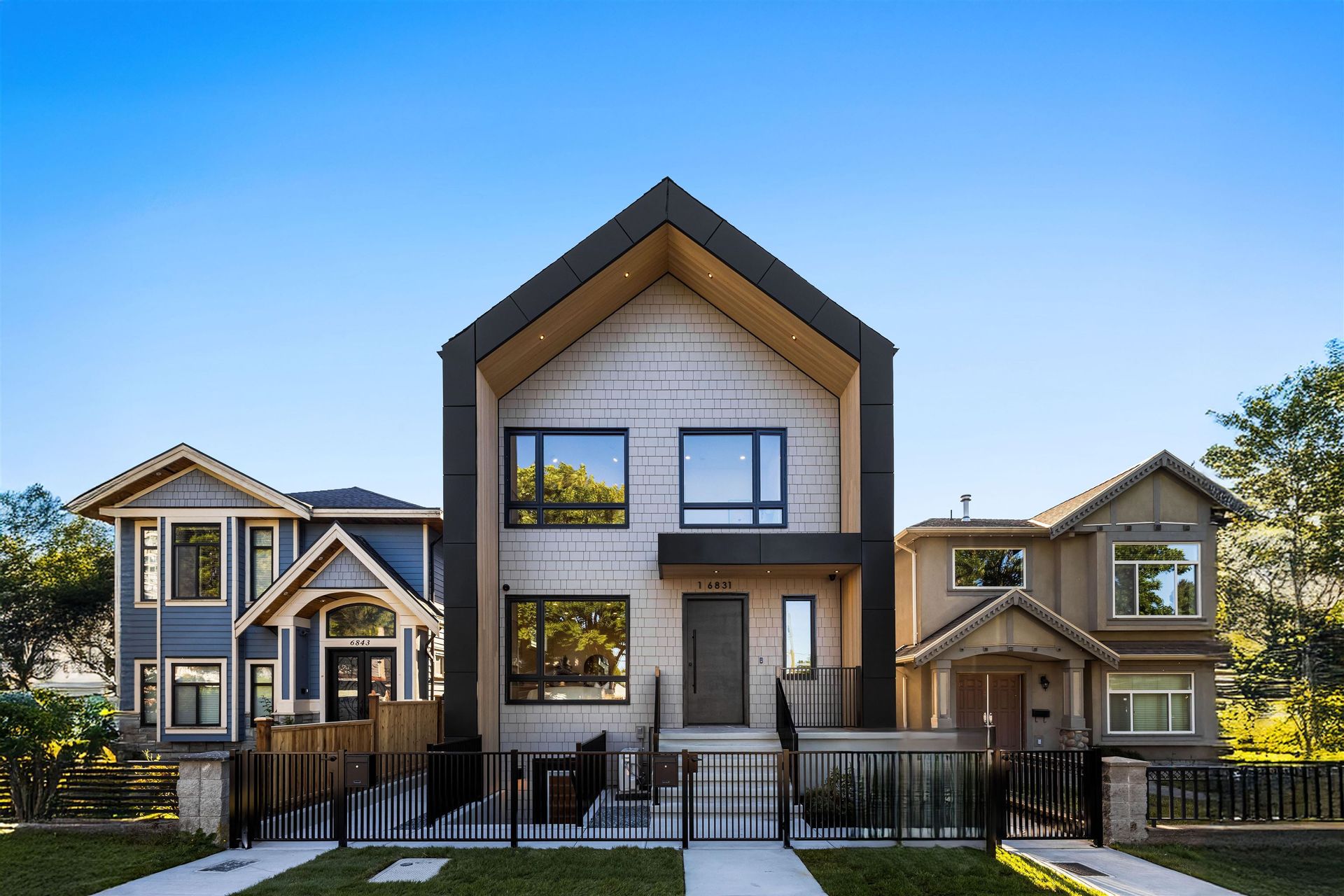 2 - 6831 Salisbury Avenue, Highgate, Burnaby South photo number 0