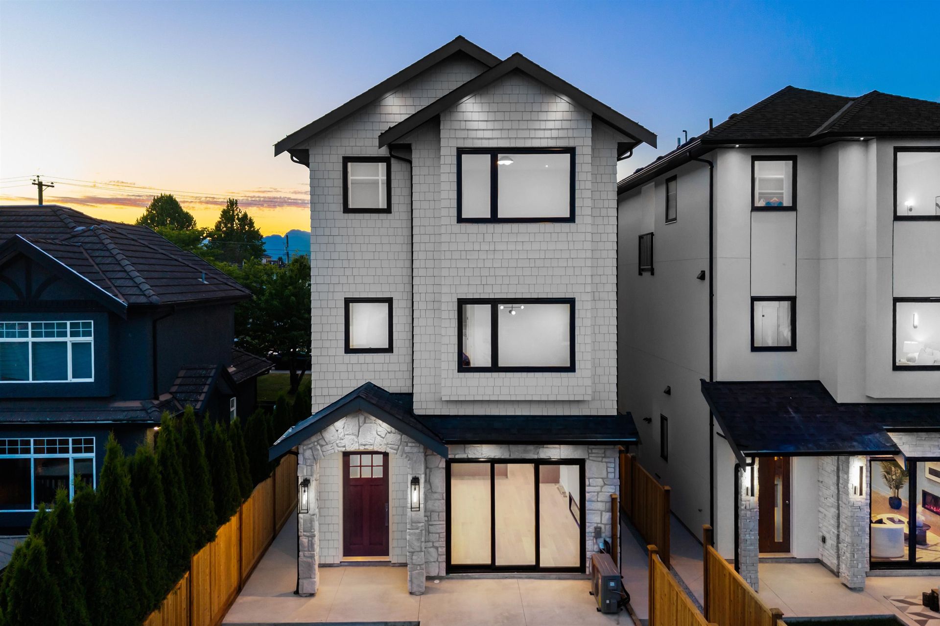4 - 6682 Napier Street, Sperling-Duthie, Burnaby North photo number 0