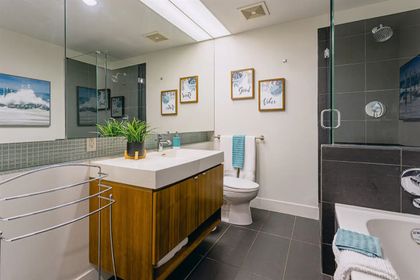 262549770-17 at 33 Pender Street, Downtown VW, Vancouver West