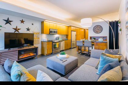 262549770 at 33 Pender Street, Downtown VW, Vancouver West