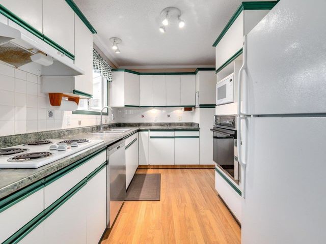 5218-schooner-gate-neilsen-grove-ladner-08 at 5218 Schooner Gate, Neilsen Grove, Ladner