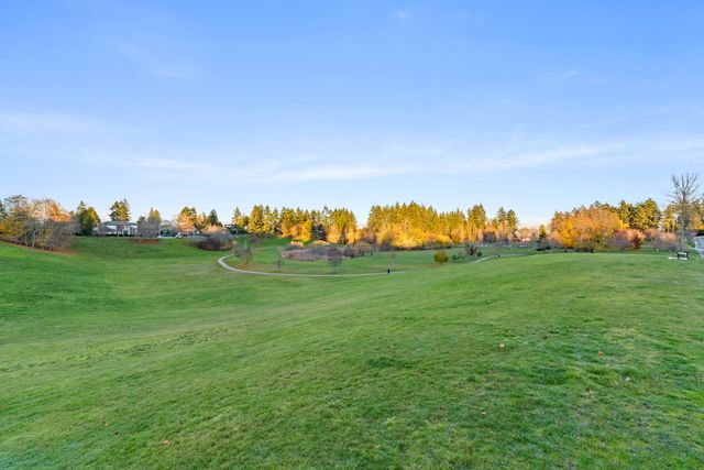 5300-1-ave-delta-02 at 5300 1 Avenue, Pebble Hill, Tsawwassen