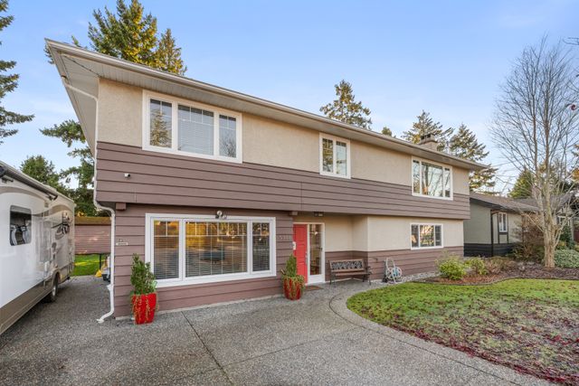 5300-1-ave-delta-11 at 5300 1 Avenue, Pebble Hill, Tsawwassen