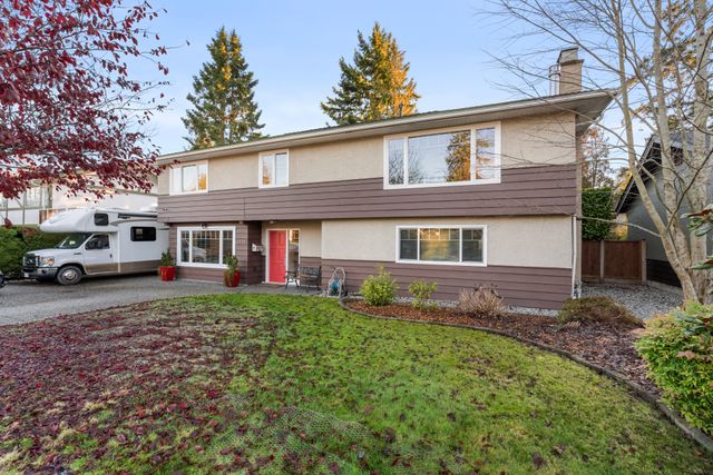 5300-1-ave-delta-13 at 5300 1 Avenue, Pebble Hill, Tsawwassen