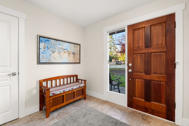 5300-1-ave-delta-14 at 5300 1 Avenue, Pebble Hill, Tsawwassen