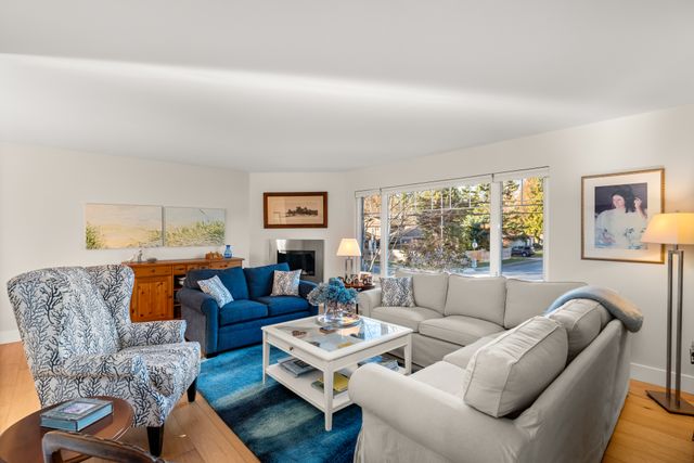 5300-1-ave-delta-16 at 5300 1 Avenue, Pebble Hill, Tsawwassen