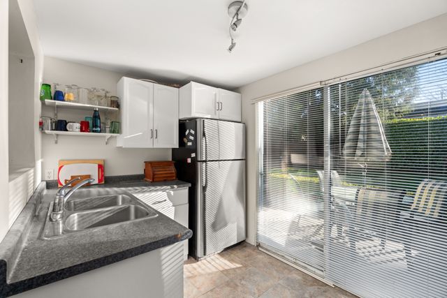 5300-1-ave-delta-30 at 5300 1 Avenue, Pebble Hill, Tsawwassen