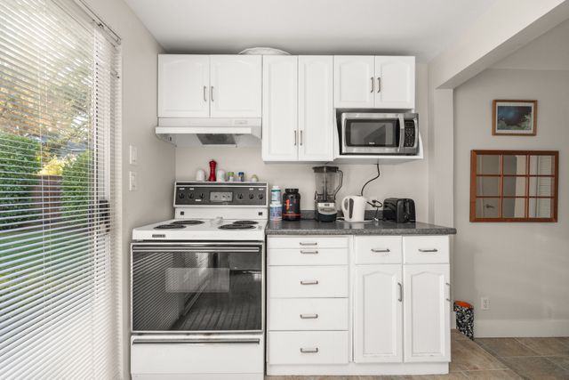 5300-1-ave-delta-31 at 5300 1 Avenue, Pebble Hill, Tsawwassen