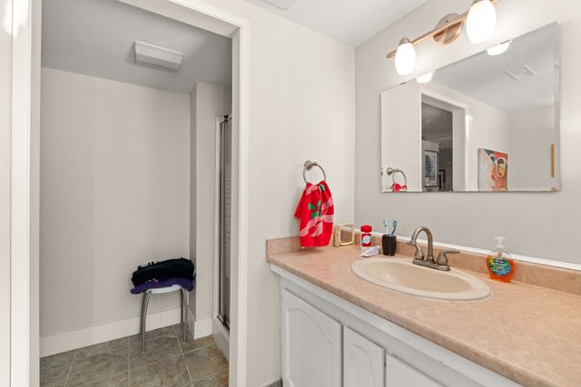 5300-1-ave-delta-44 at 5300 1 Avenue, Pebble Hill, Tsawwassen