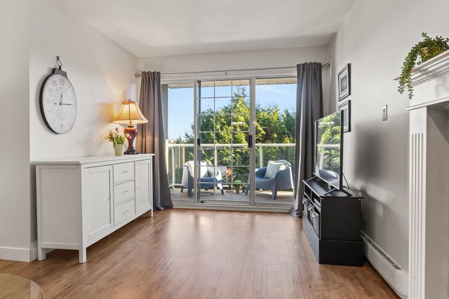 1140-55-st-delta-bc-12 at 206 - 1140 55 Street, Tsawwassen Central, Tsawwassen