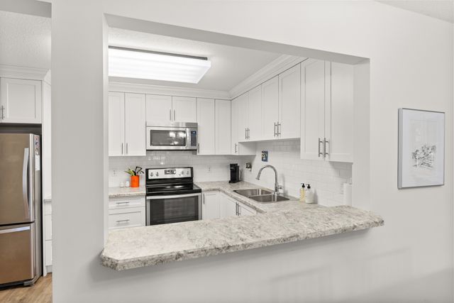 1140-55-st-delta-bc-26 at 206 - 1140 55 Street, Tsawwassen Central, Tsawwassen