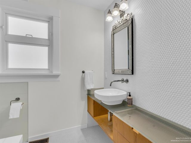 946-w-20th-avenue-cambie-vancouver-west-15 at 946 W 20th Avenue, Cambie, Vancouver West