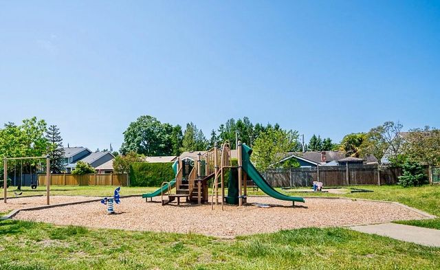 1471-grove-place-beach-grove-tsawwassen-38 at 1471 Grove Place, Beach Grove, Tsawwassen