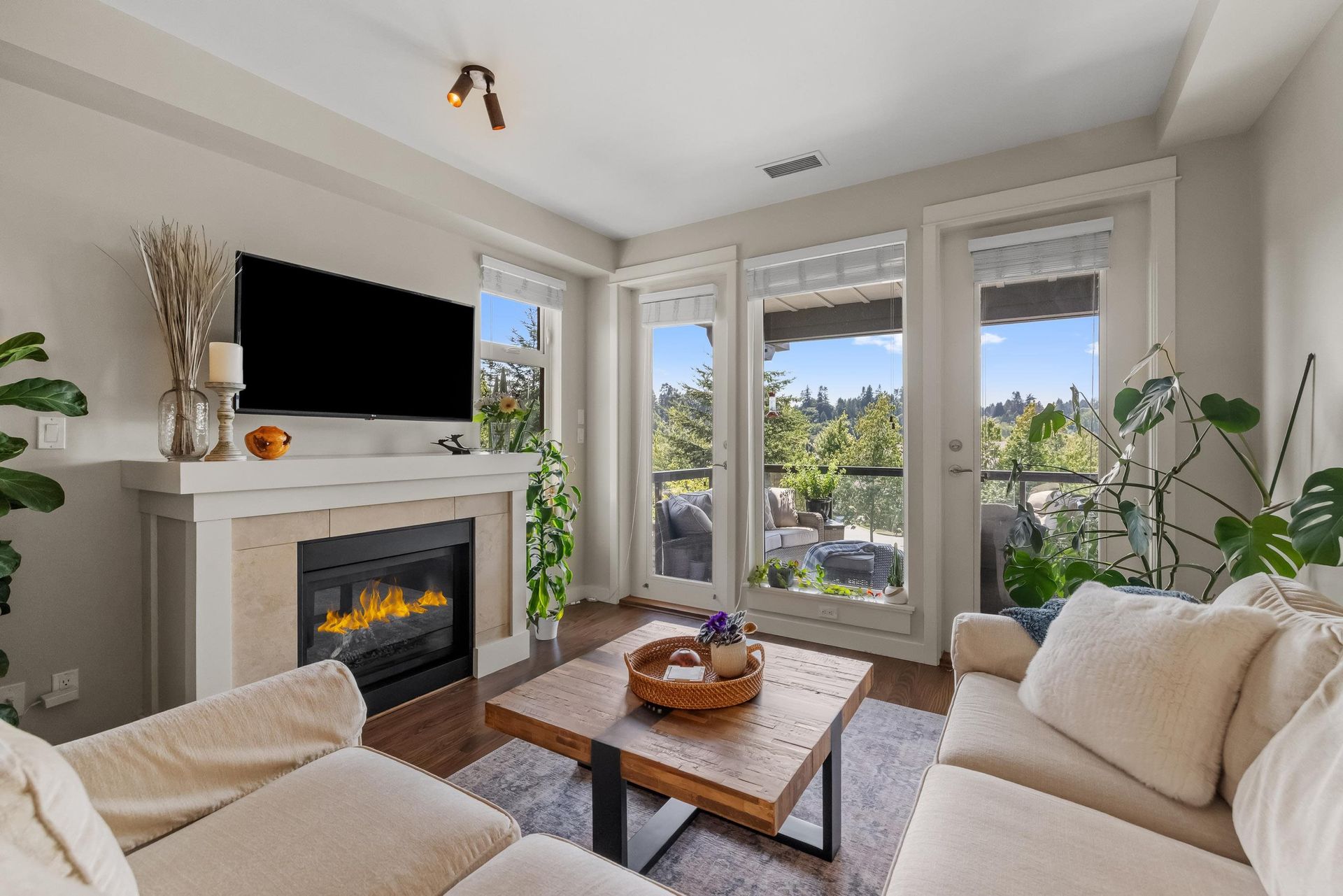 301 - 5099 Springs Boulevard, Tsawwassen North, Tsawwassen photo number 1